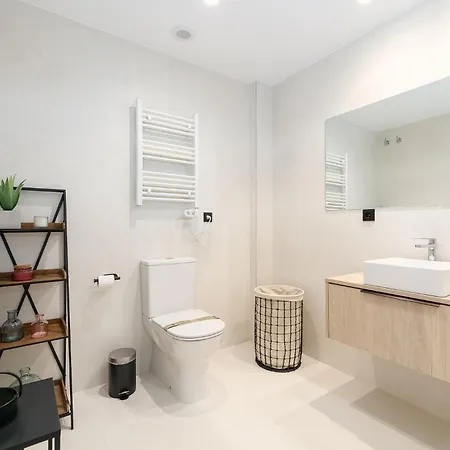 Elegante Y Luminoso En - Apto 4 By Apartamento