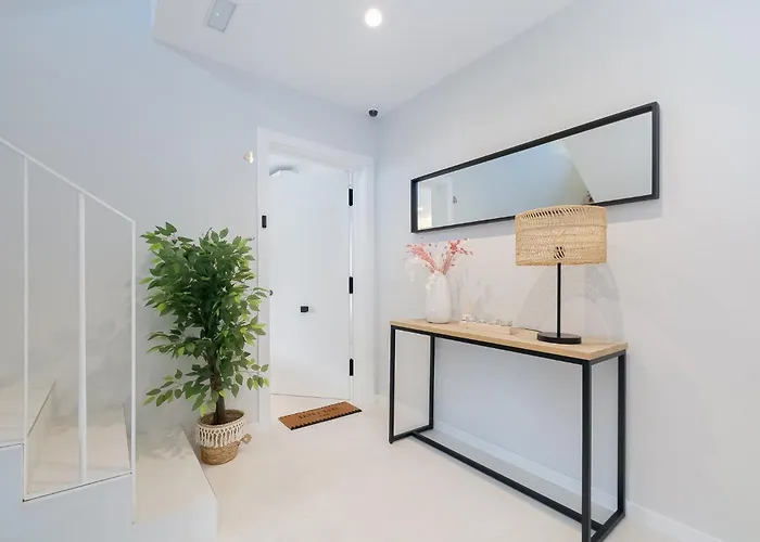 Elegante Y Luminoso En - Apto 4 By *