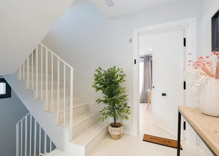 Elegante Y Luminoso En - Apto 4 By Apartman *