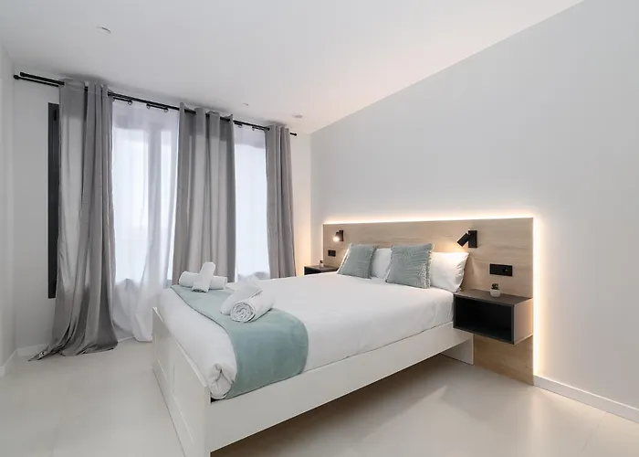 Elegante Y Luminoso En - Apto 4 By *